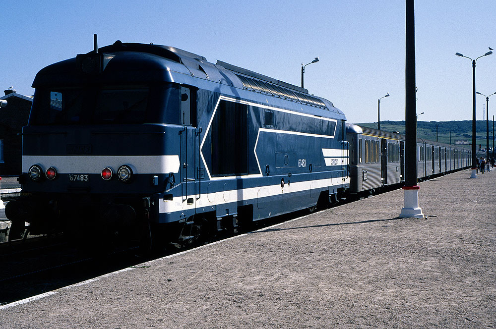 https://www.eisenbahnfotograf.de/ausland/sncf/3980236 SNCF 67483 Le Treport 6.8.1998.jpg